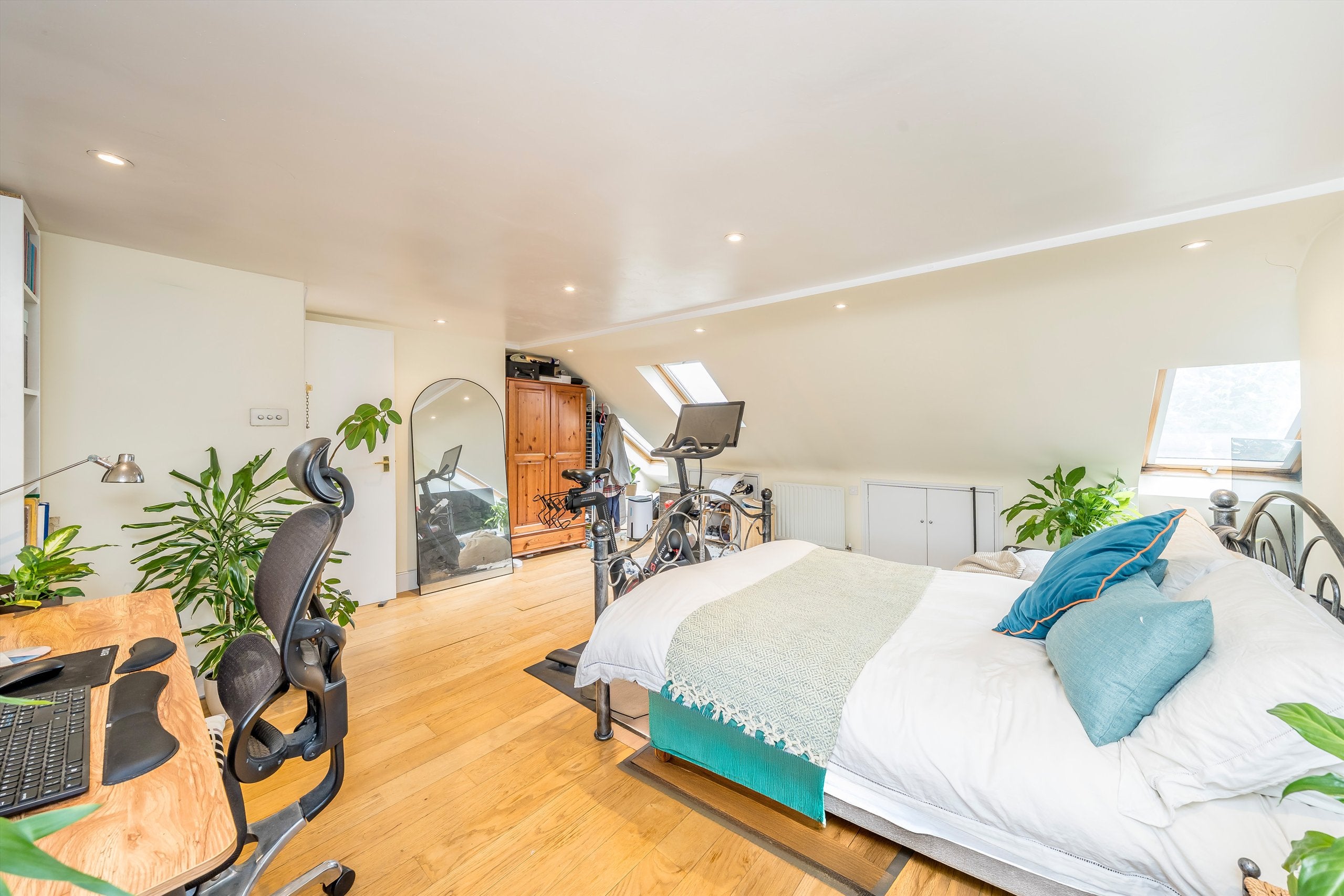 House Salterford Road in Greater London