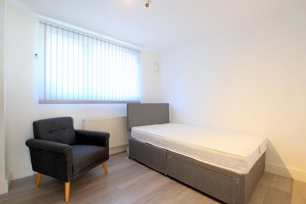 Flat Putney Hill in Greater London