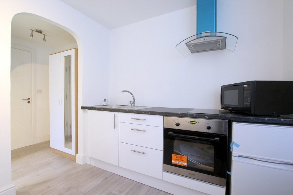 Flat Putney Hill in Greater London