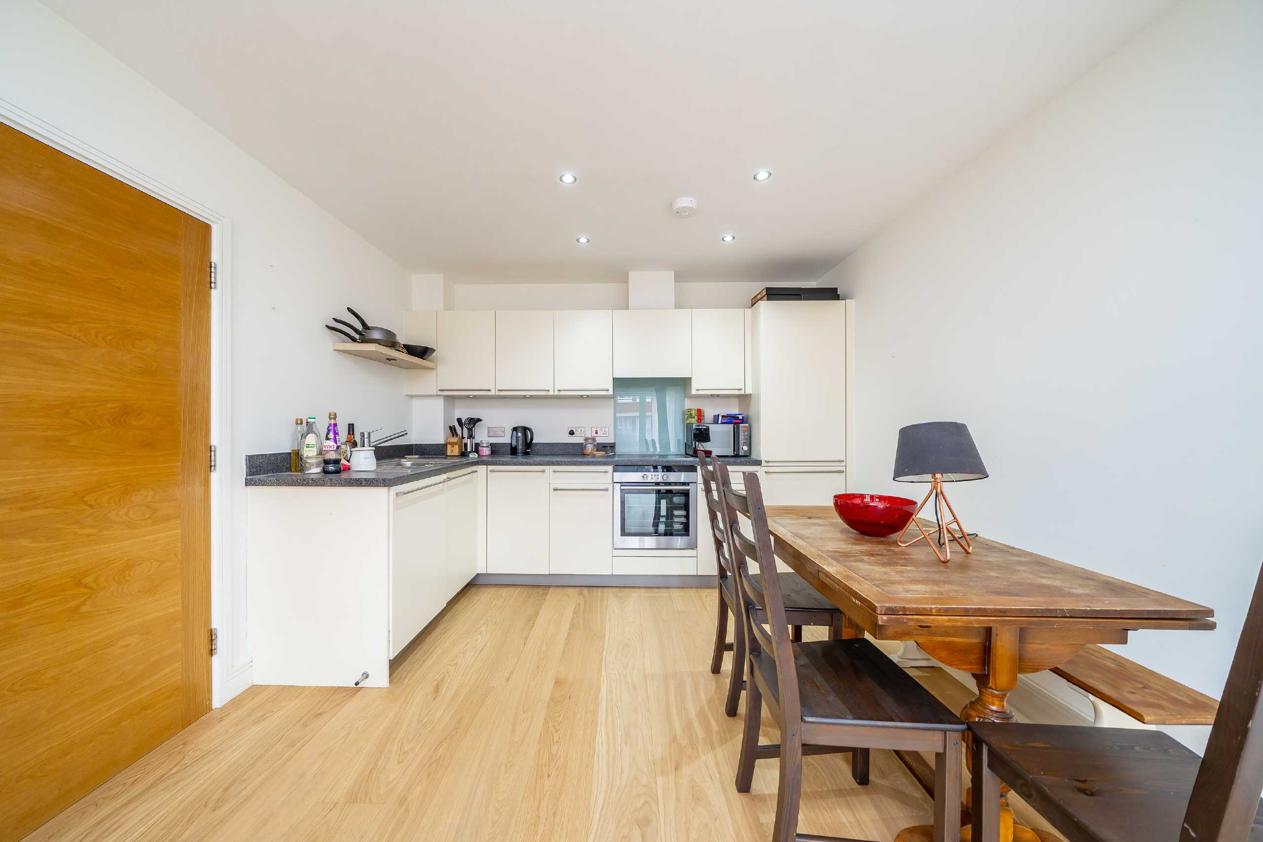 Flat Lurline Gardens in Greater London
