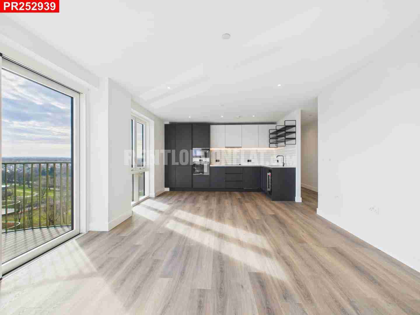 Flat Townsend Road in Greater London