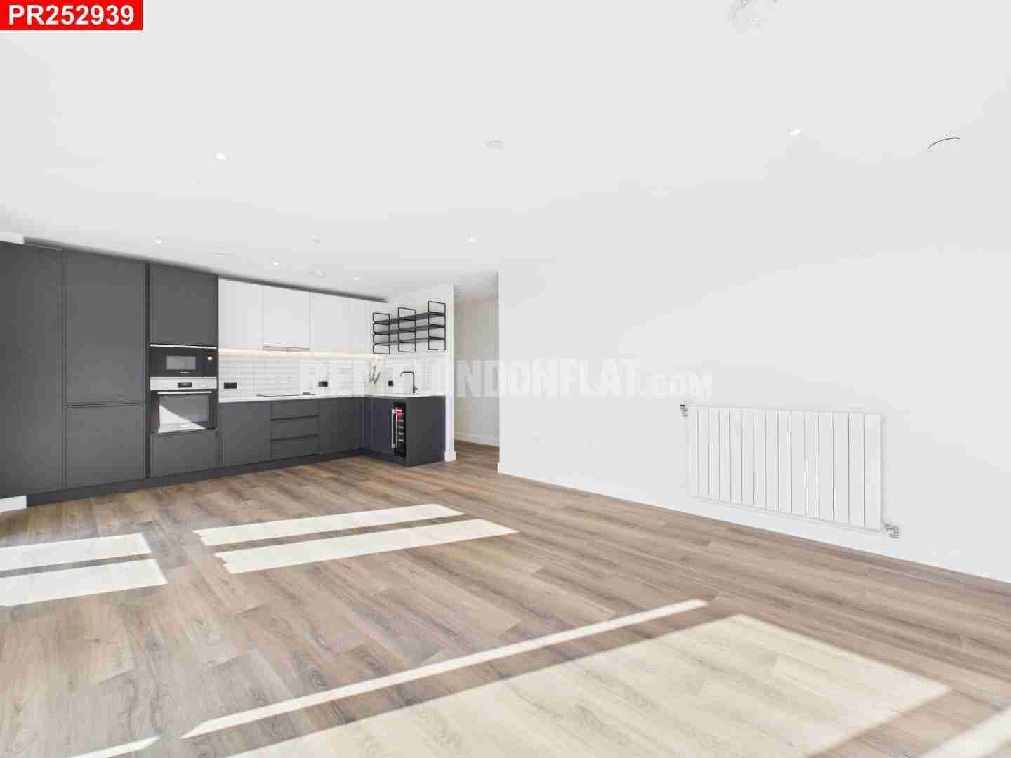 Flat Townsend Road in Greater London