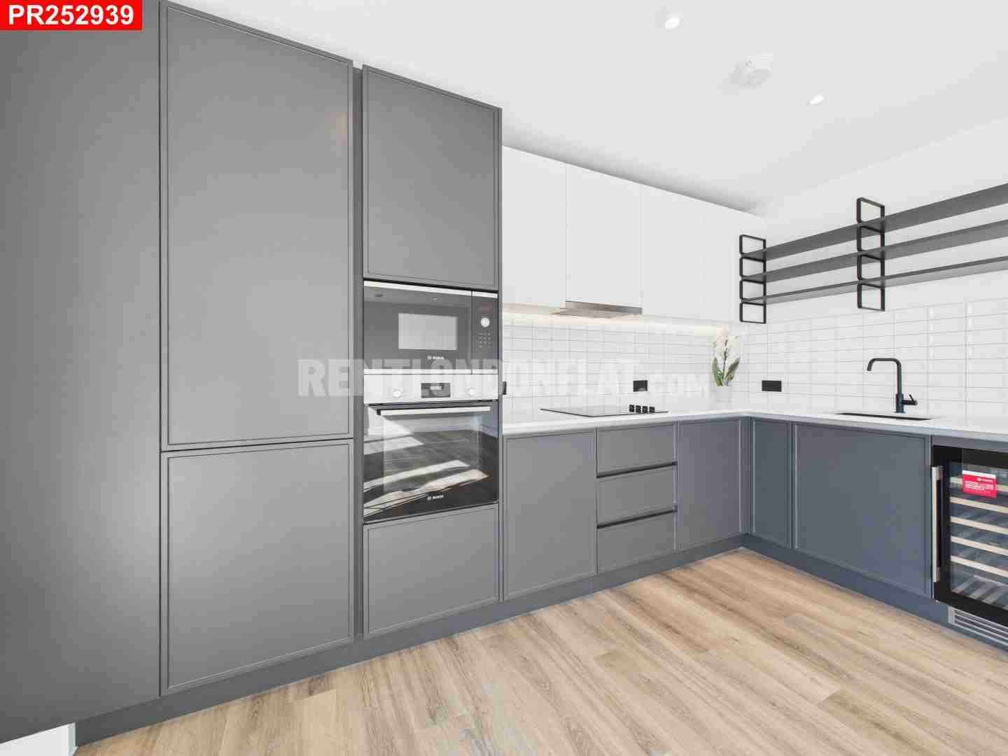 Flat Townsend Road in Greater London