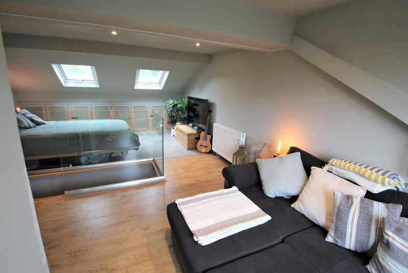 Room Meanwood Road in Leeds