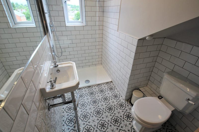 Room Meanwood Road in Leeds