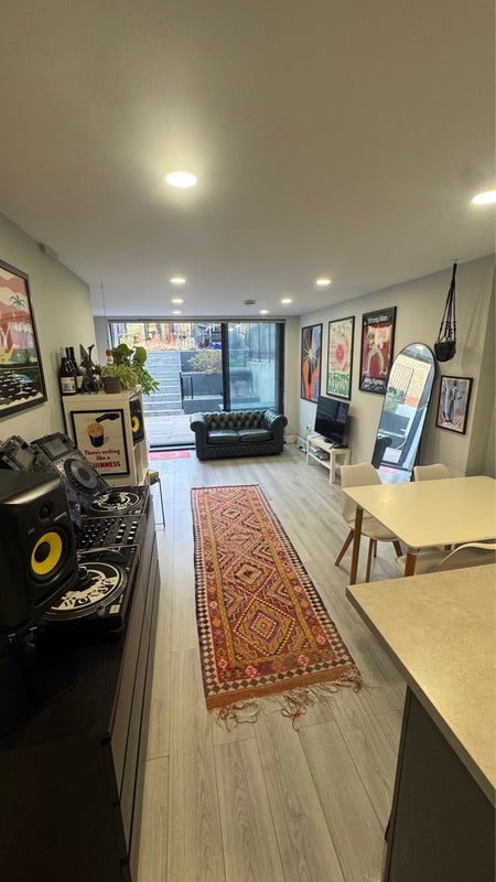 Room Lea Bridge Road in Greater London