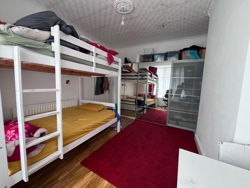 Room Southend Road in Greater London