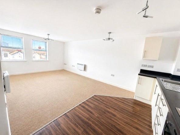 Flat Harding Street in Swindon