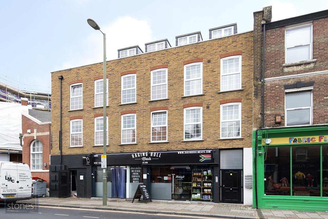 Flat Finchley Road in Greater London