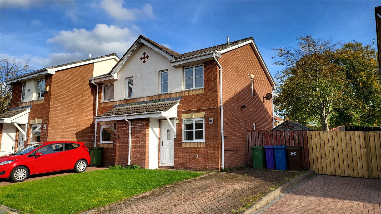 House Springhill Farm Road in Glasgow