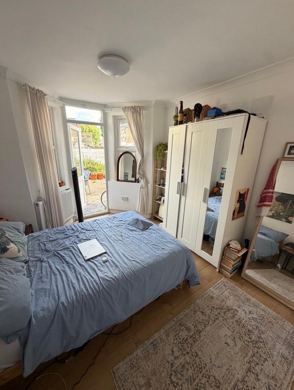 Room Romford Road in Greater London