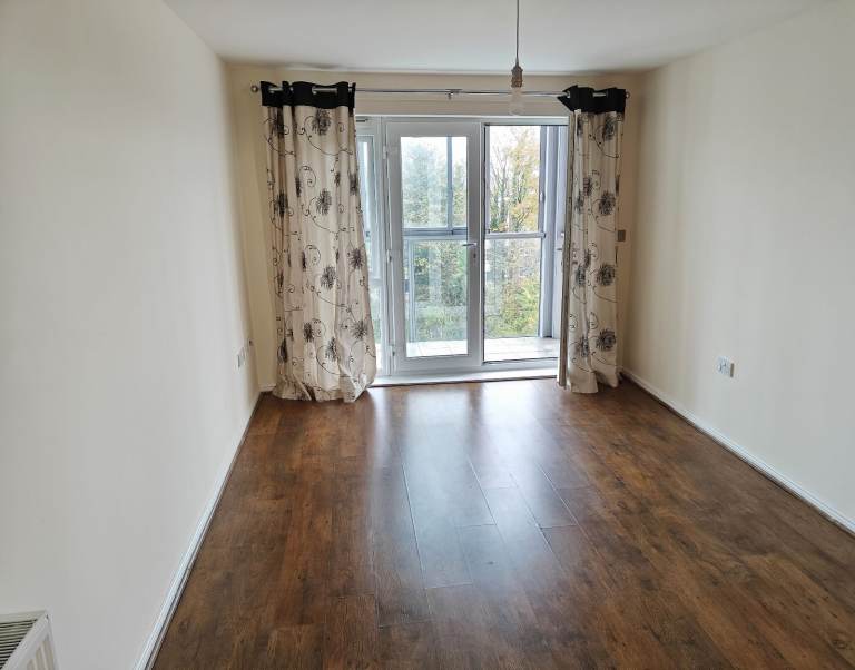 Flat Wellington Street in Slough
