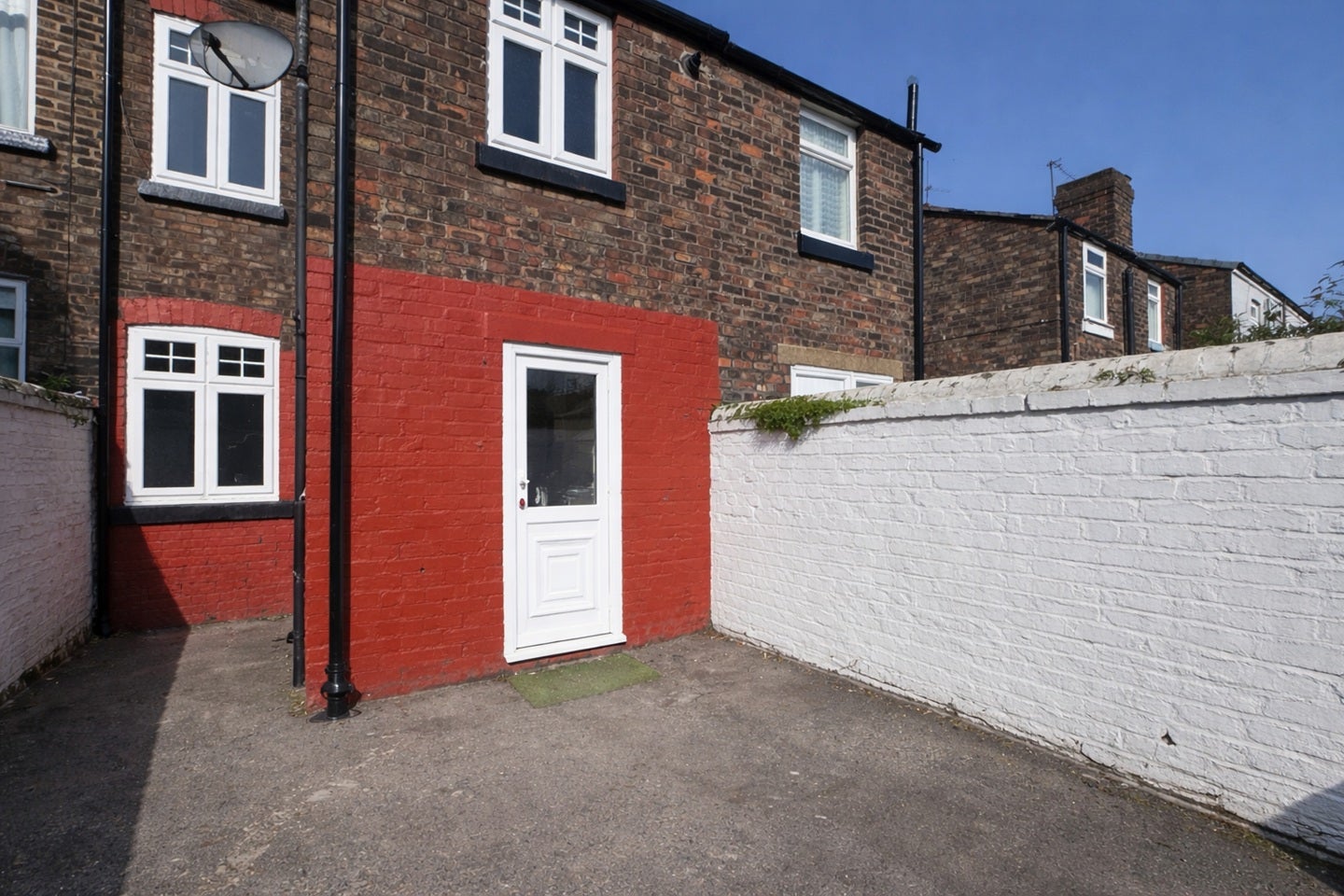 House Hale Road in Widnes