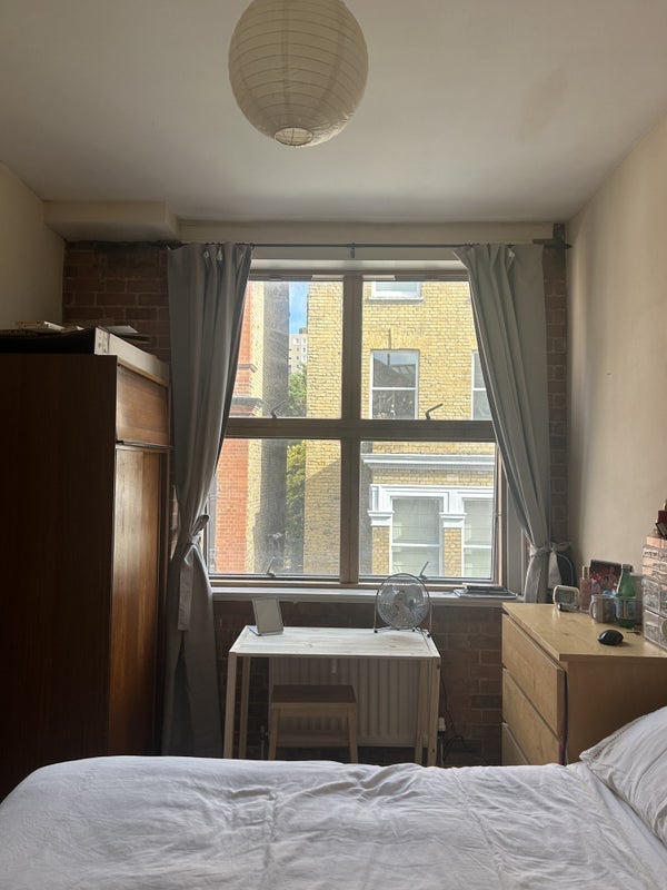 Room Walworth Road in Greater London