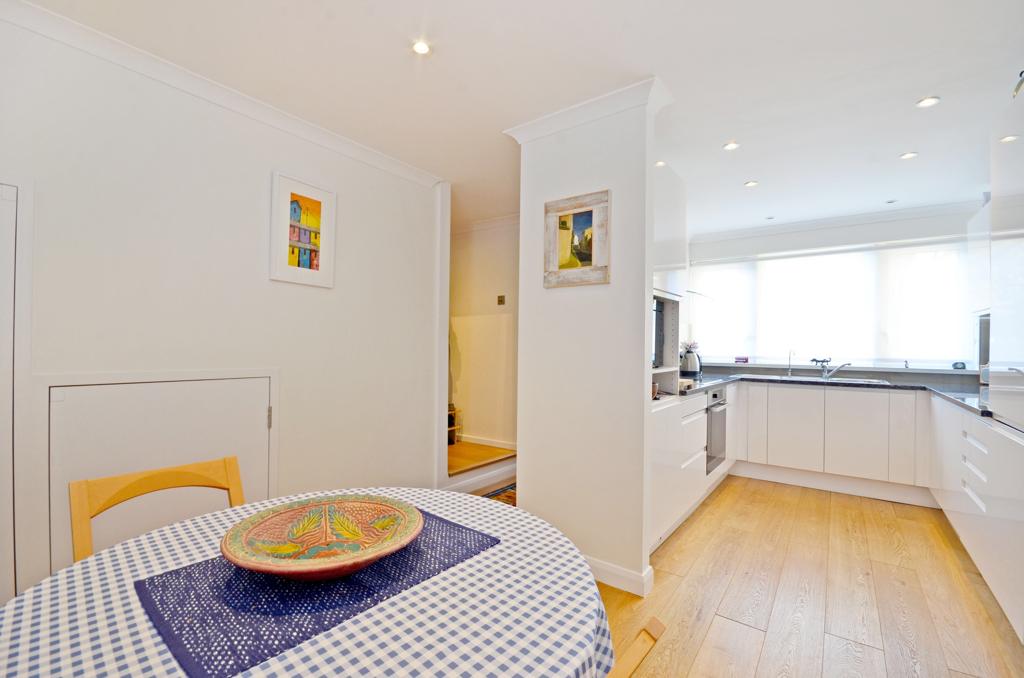 House Brecknock Road in Greater London