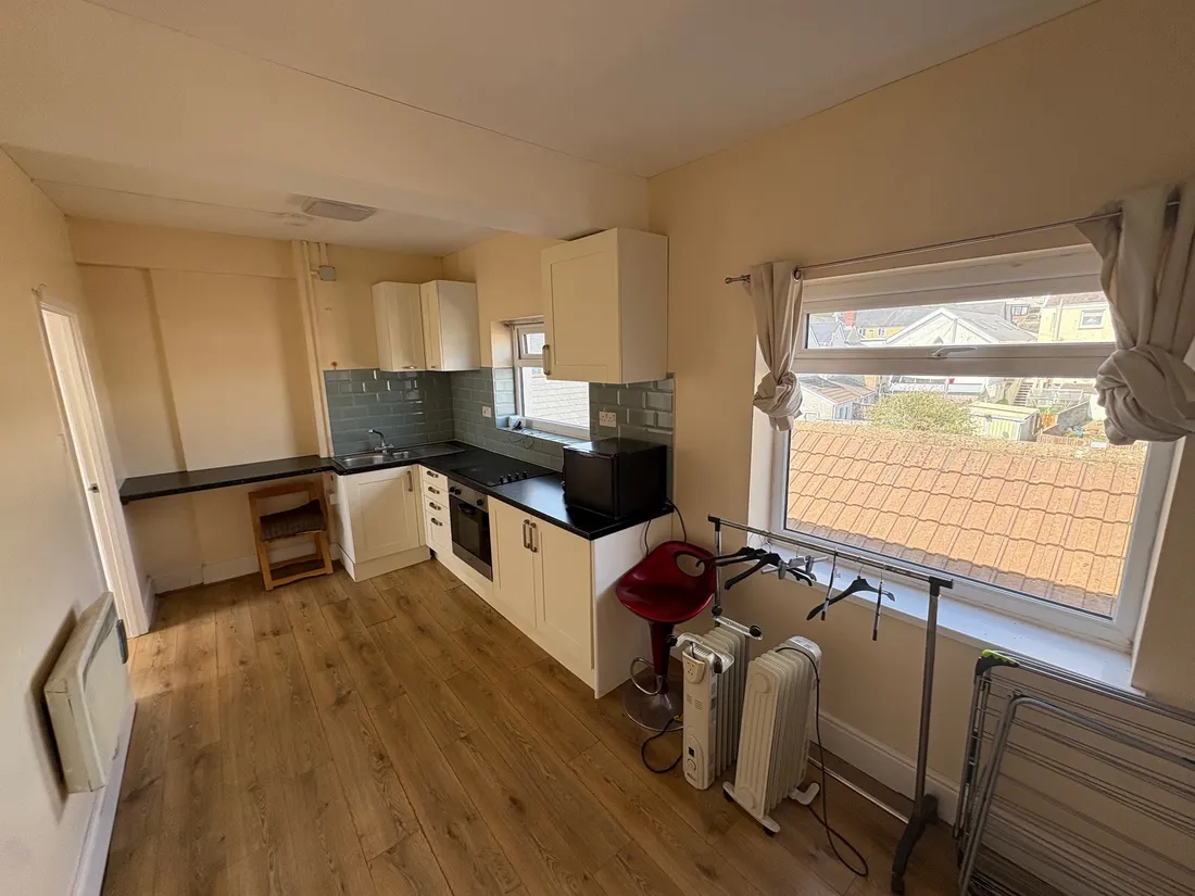 Flat Cwmbath Road in Swansea