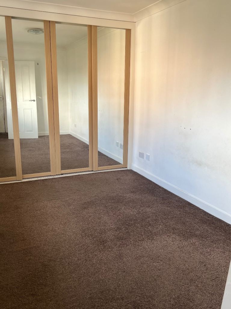 Flat Northfield Lane in Wakefield
