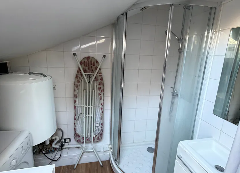 Room Rue du Sous-Lieutenant Alexis le Calvez in La Courneuve