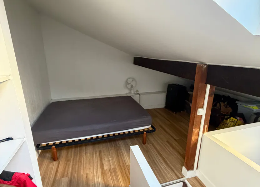 Room Rue du Sous-Lieutenant Alexis le Calvez in La Courneuve