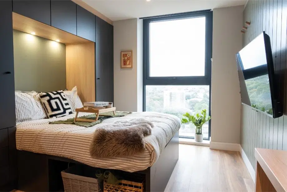 Room Aviator Drive in Greater London