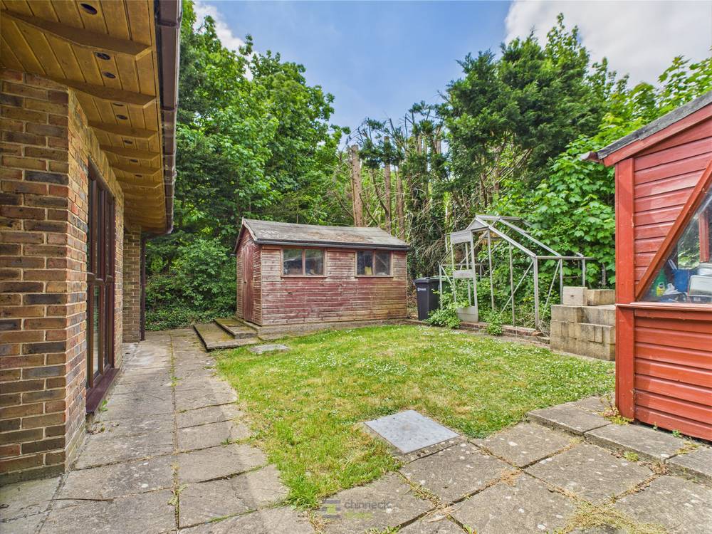 House Dellcrest Path in Portsmouth