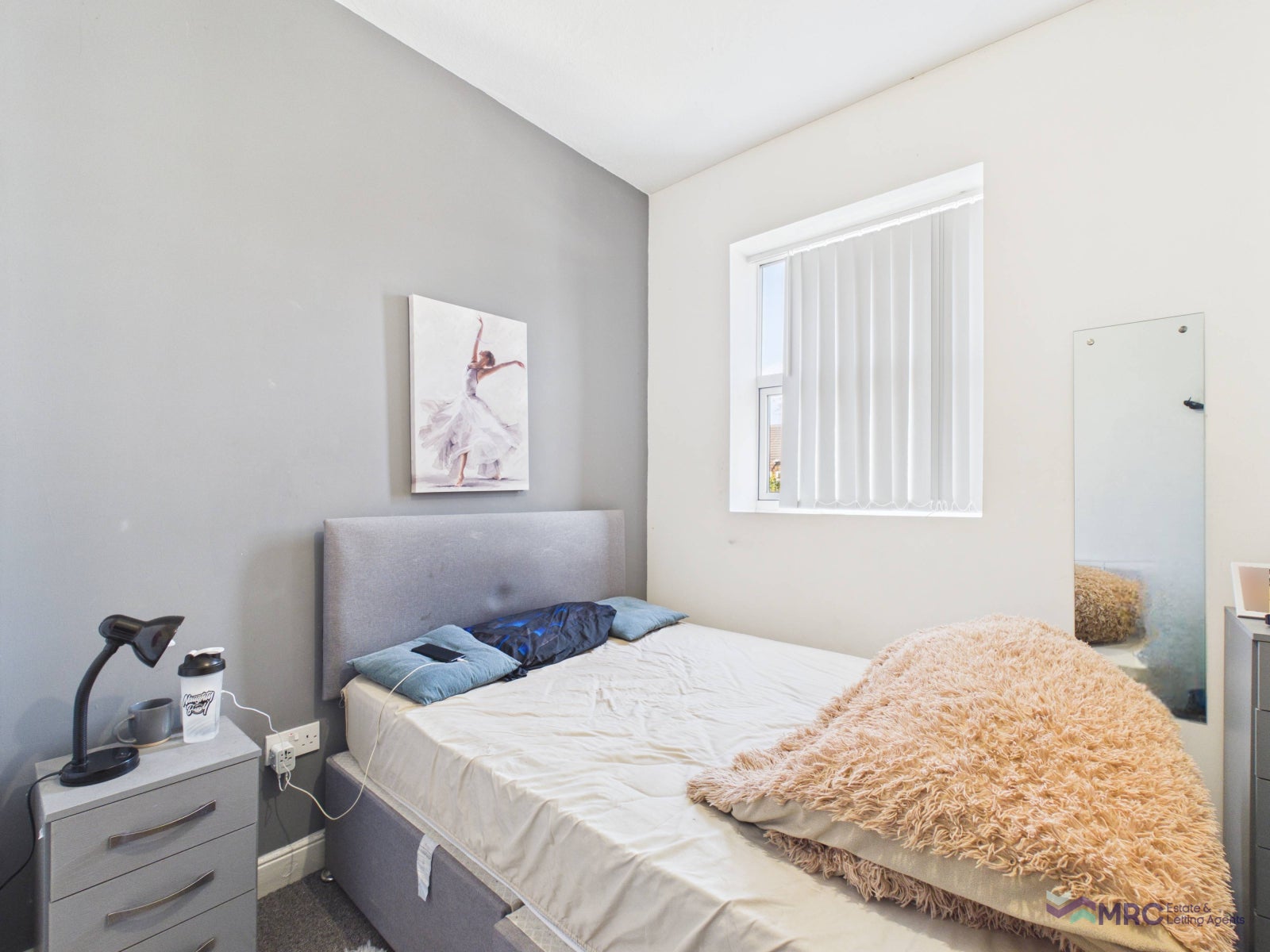 Room Bacheler Street in Hull