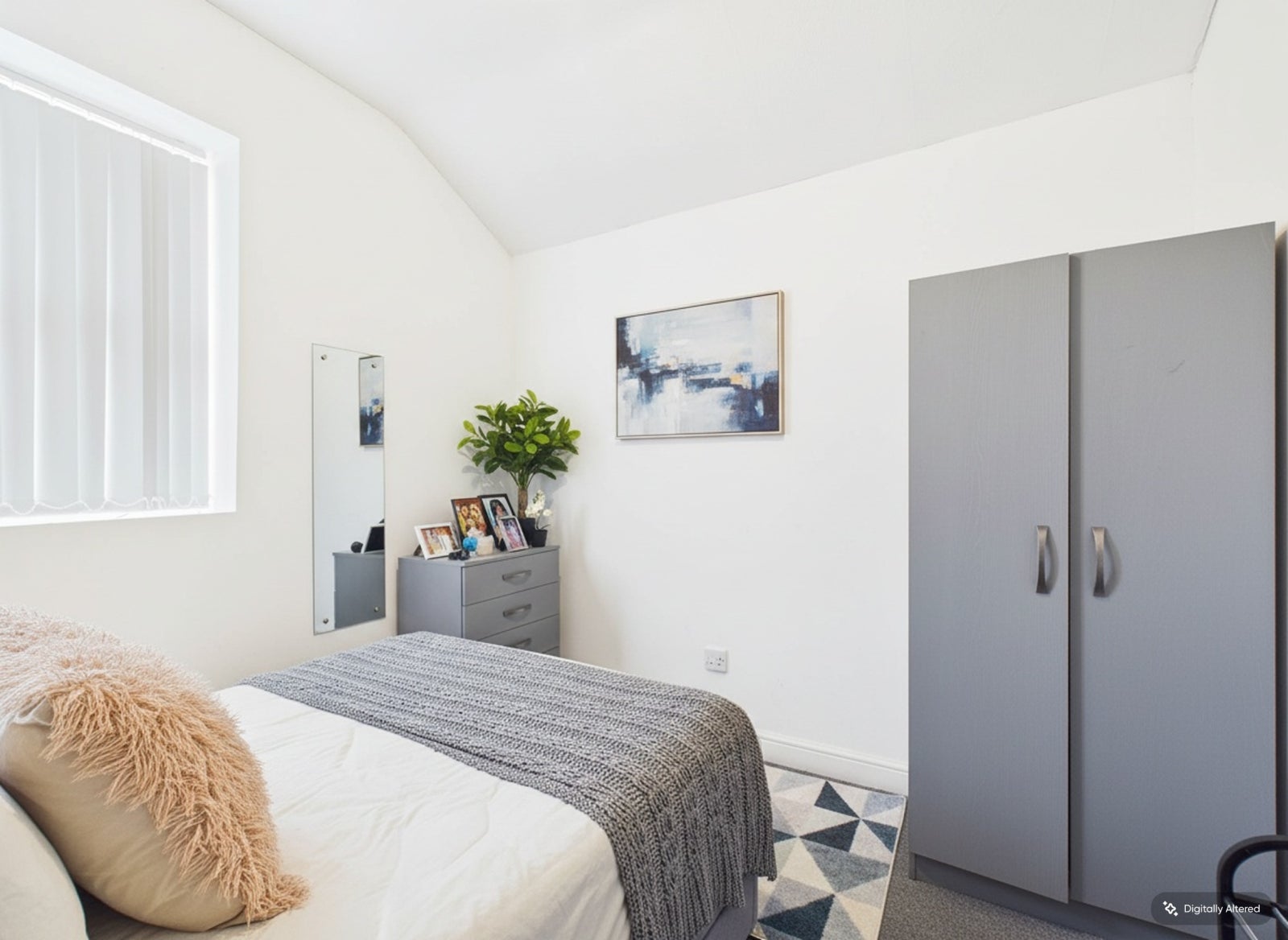 Room Bacheler Street in Hull