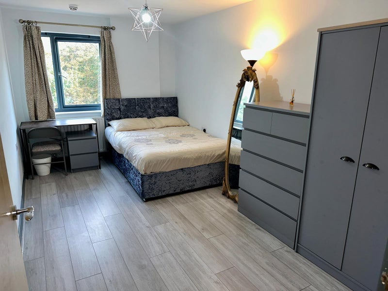 Room Crown Dale in Greater London