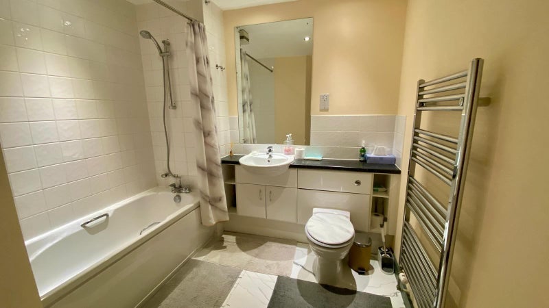 Room Crown Dale in Greater London
