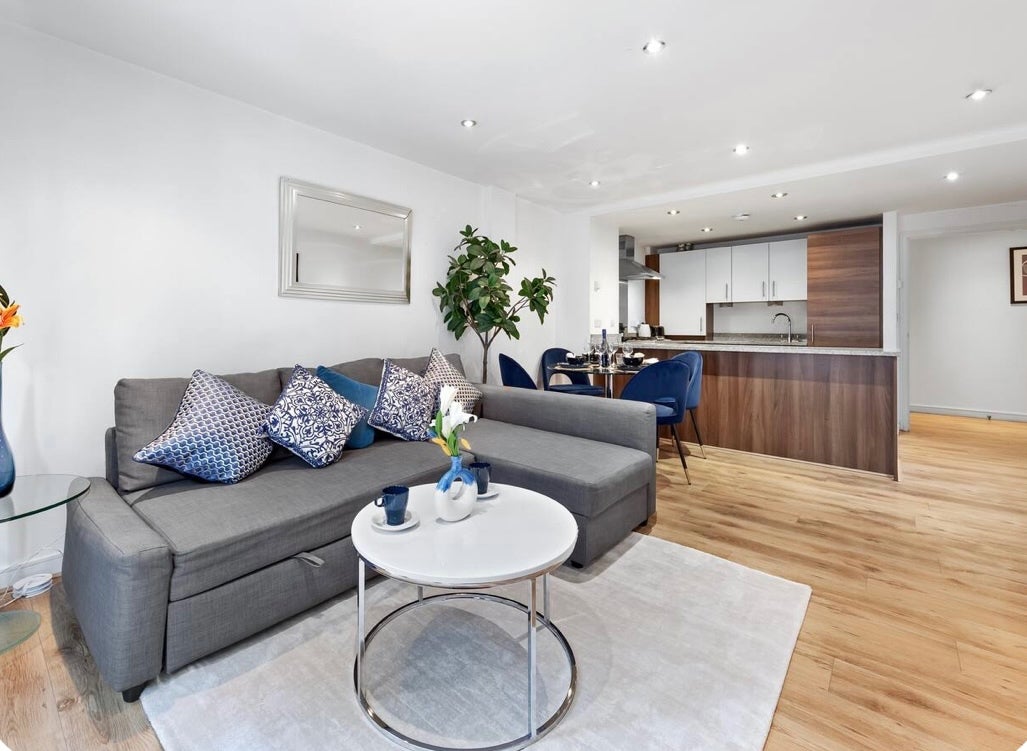 Flat Ornan Road in Greater London