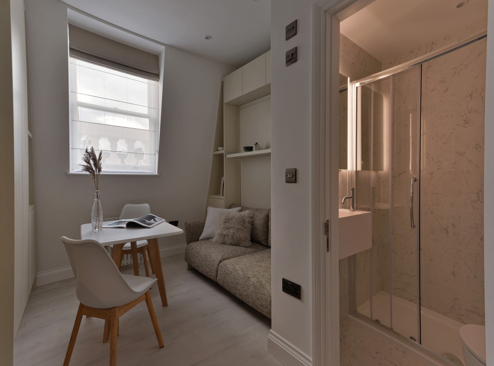 Flat Linden Gardens in Greater London