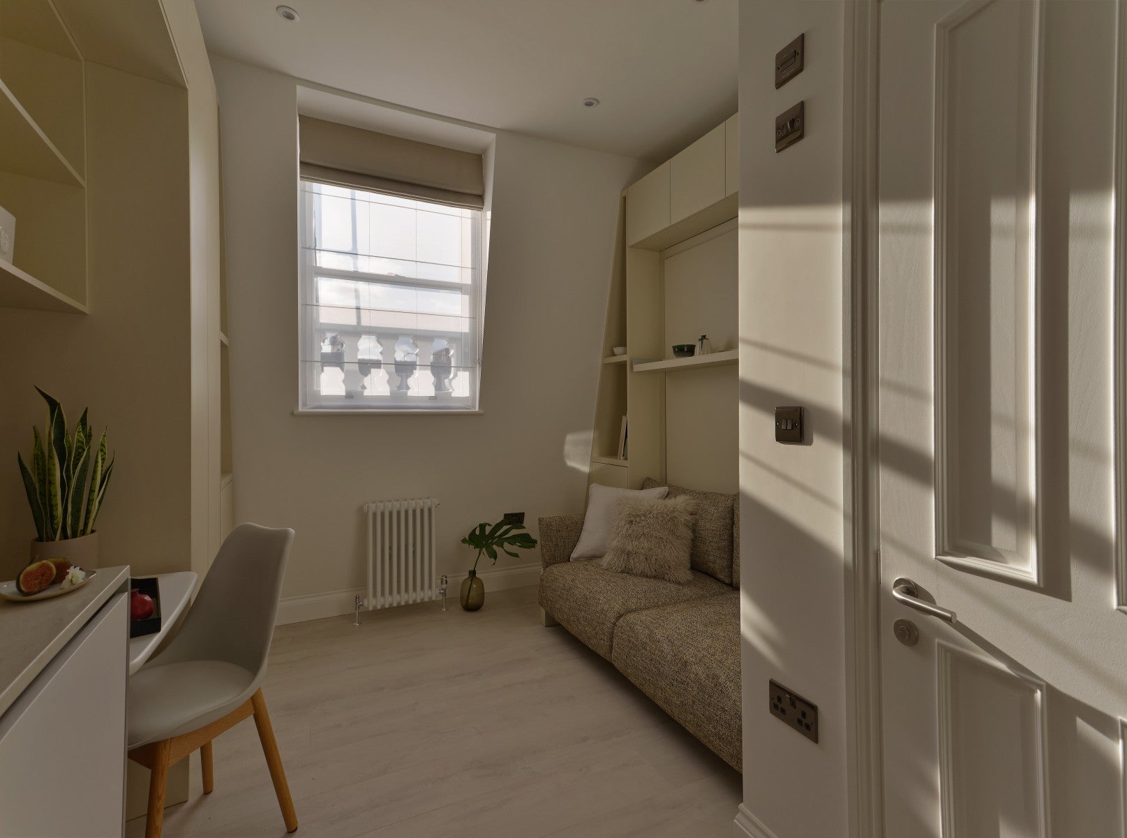 Flat Linden Gardens in Greater London