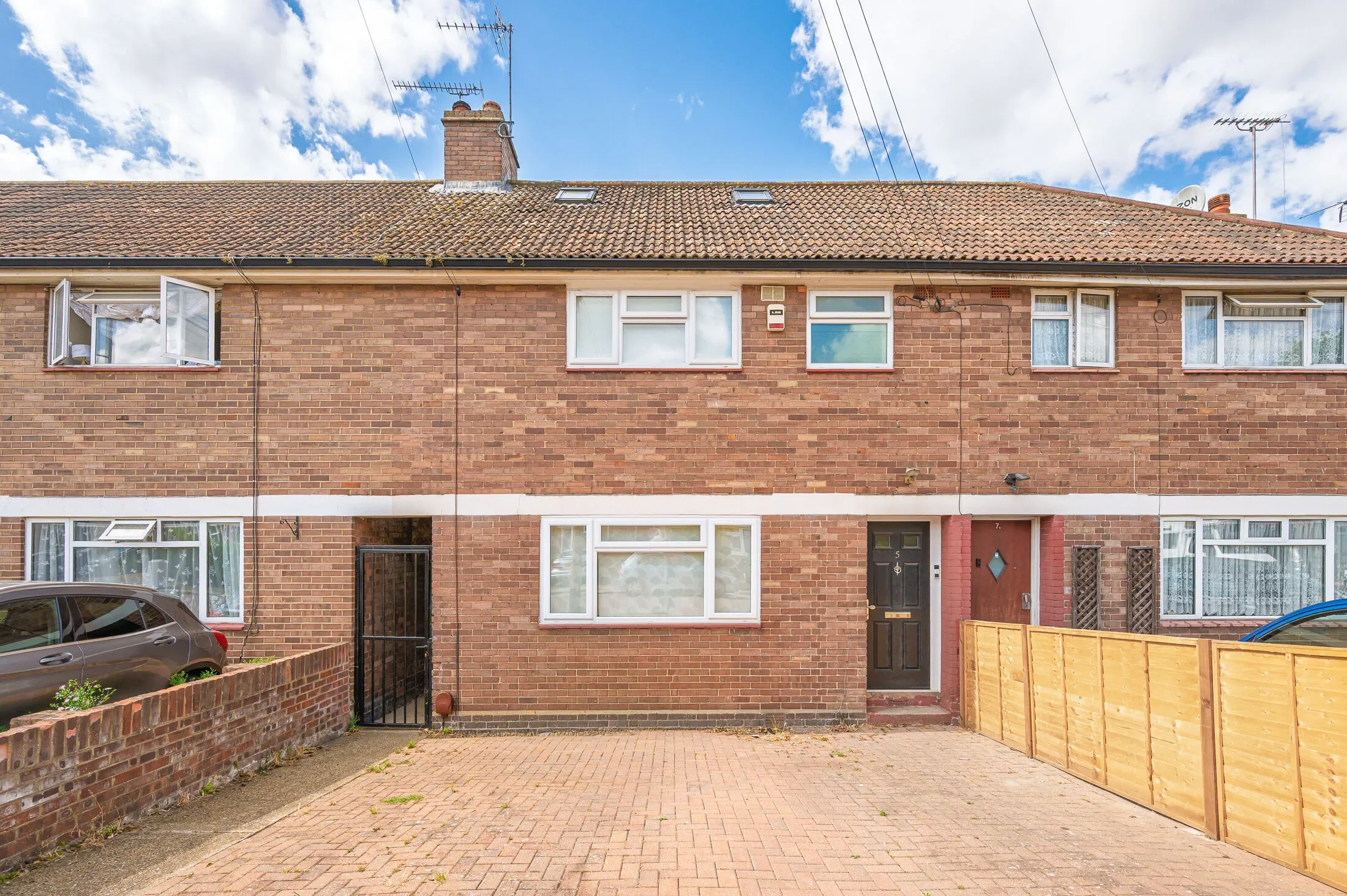 House Horton Avenue in Greater London