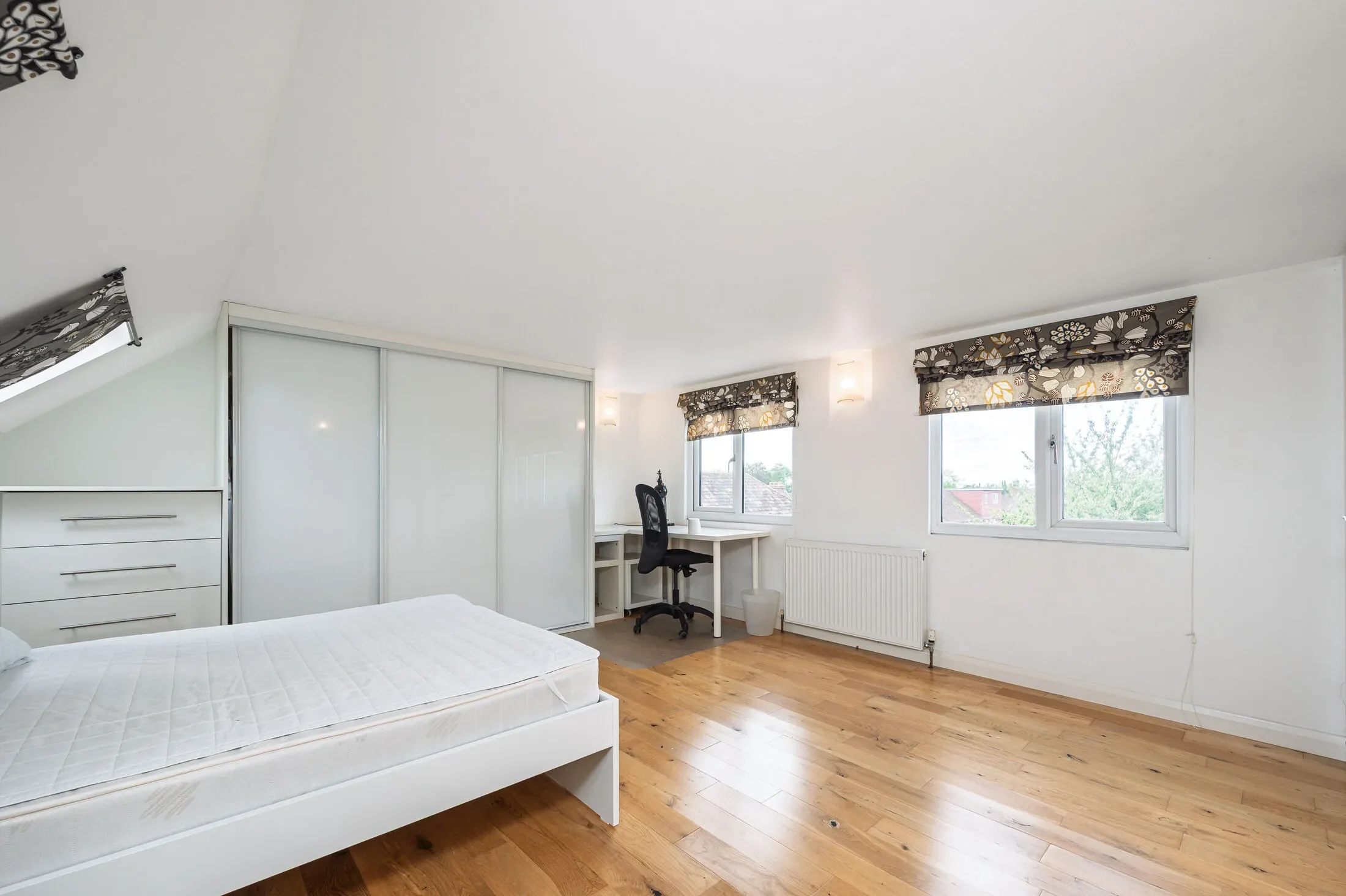 House Horton Avenue in Greater London