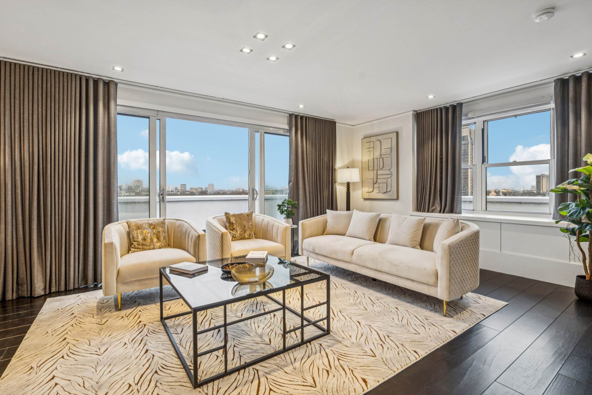 Flat Ennismore Gardens in City of Westminster