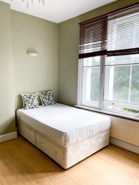 Room Elsham Road in Greater London
