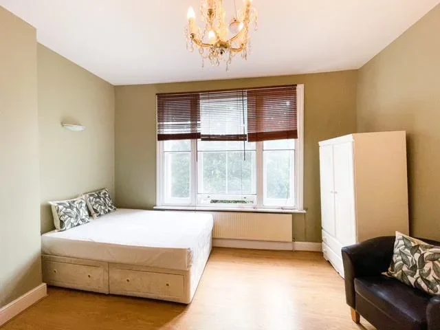 Room Elsham Road in Greater London