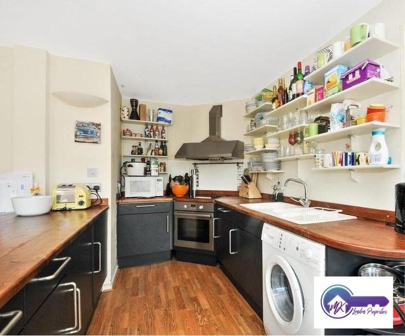 Flat Burlington Close in City of Westminster