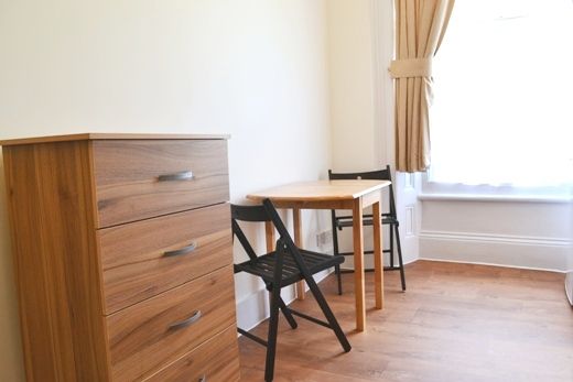 Flat Leinster Gardens in City of Westminster
