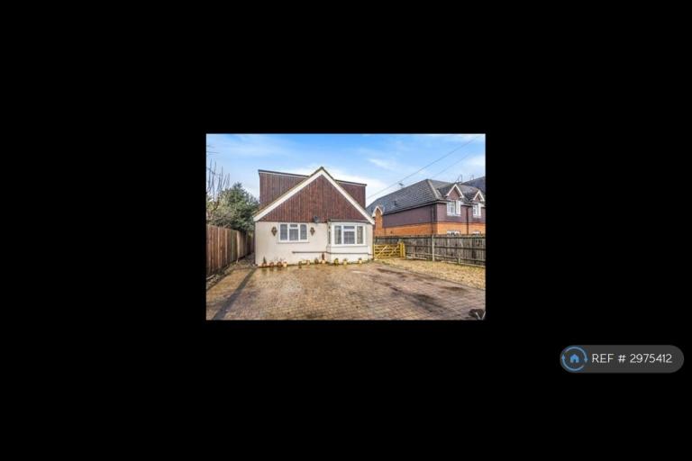 House Staines Road West in Borough of Spelthorne