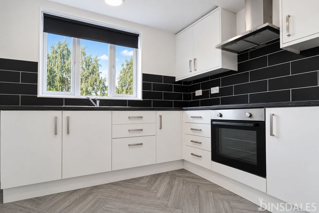 Flat Regency Court in Bradford