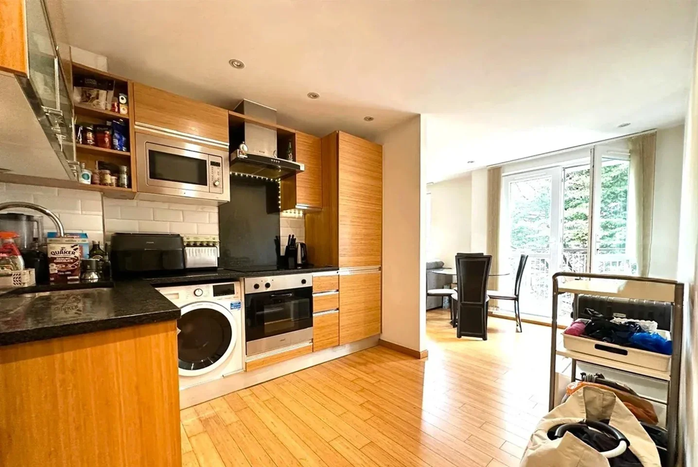 Flat Westferry Road in Greater London