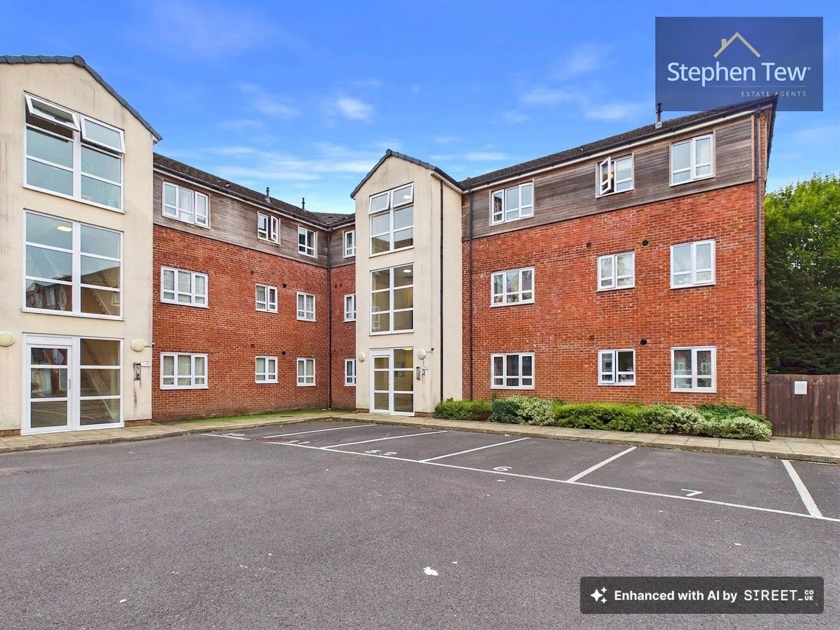 Flat Kidsgrove in Preston