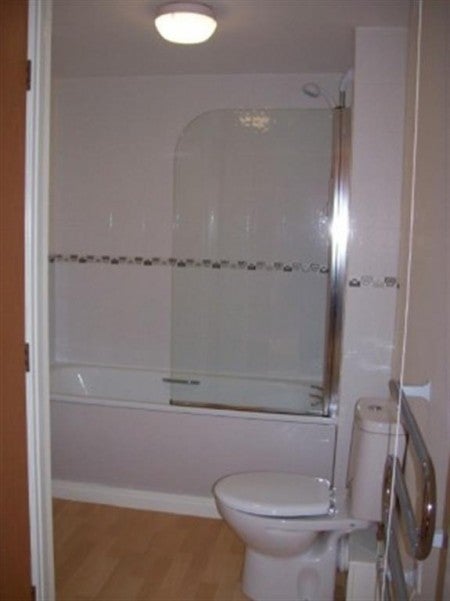 Flat Grosvenor Wharf Road in Ellesmere Port