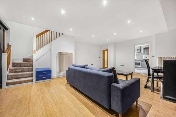 Flat Fitzwilliam Mews in Greater London