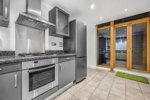 Flat Fitzwilliam Mews in Greater London