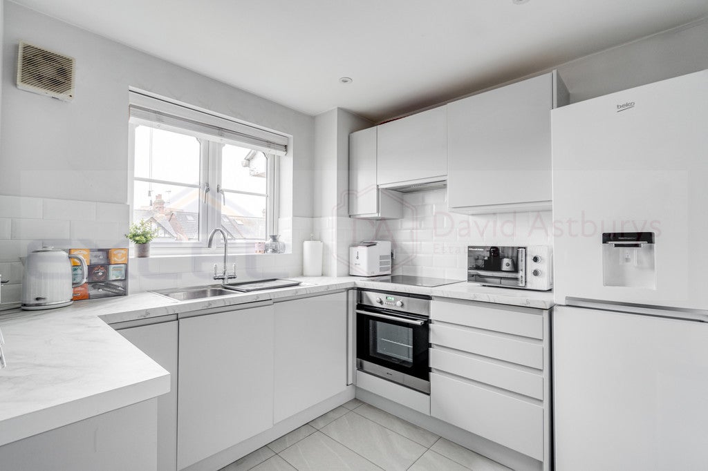 Flat Thorverton Road in Greater London