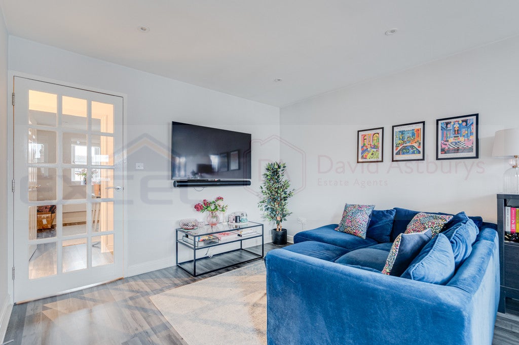 Flat Thorverton Road in Greater London