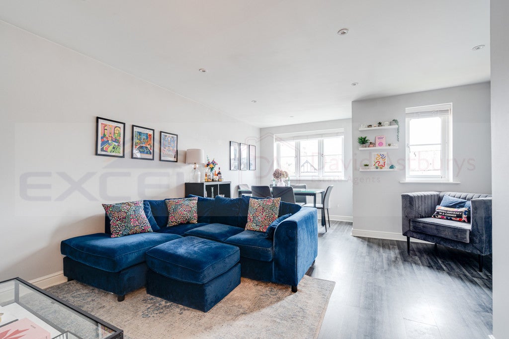 Flat Thorverton Road in Greater London