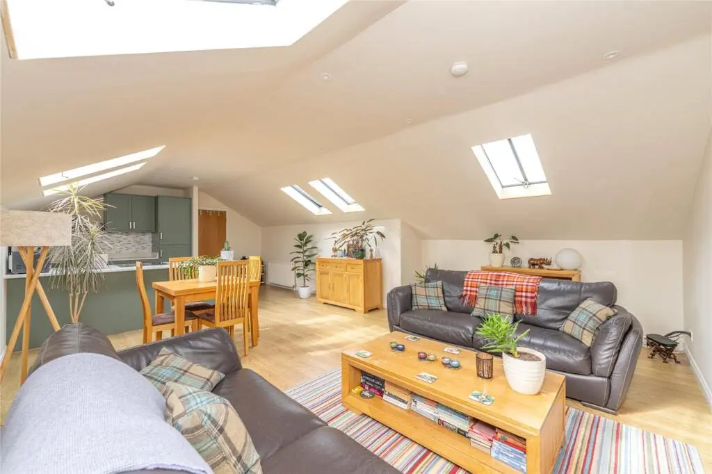 Flat Andrew Wood Court in City of Edinburgh